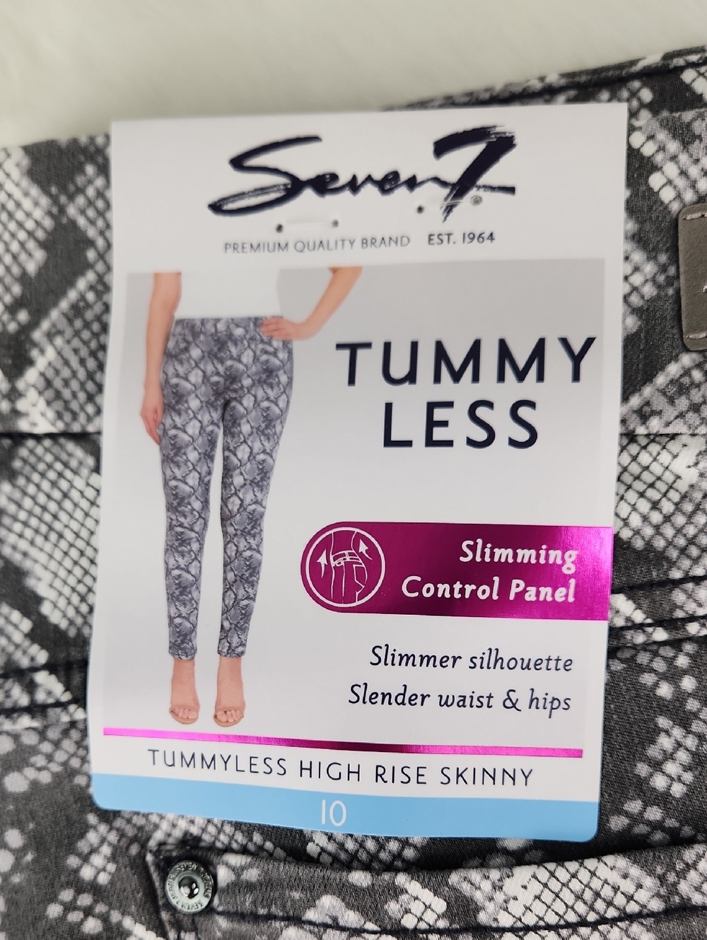 Seven7 NWT Tummyless High Rise Skinny Jeans, Neutral Snake, Size 10 FLAWLESS